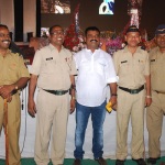 Vinod Jadhav with police (2)