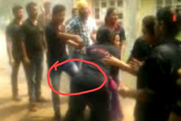 Builder Subhash Runwal's bouncer kicking wife of a labour 